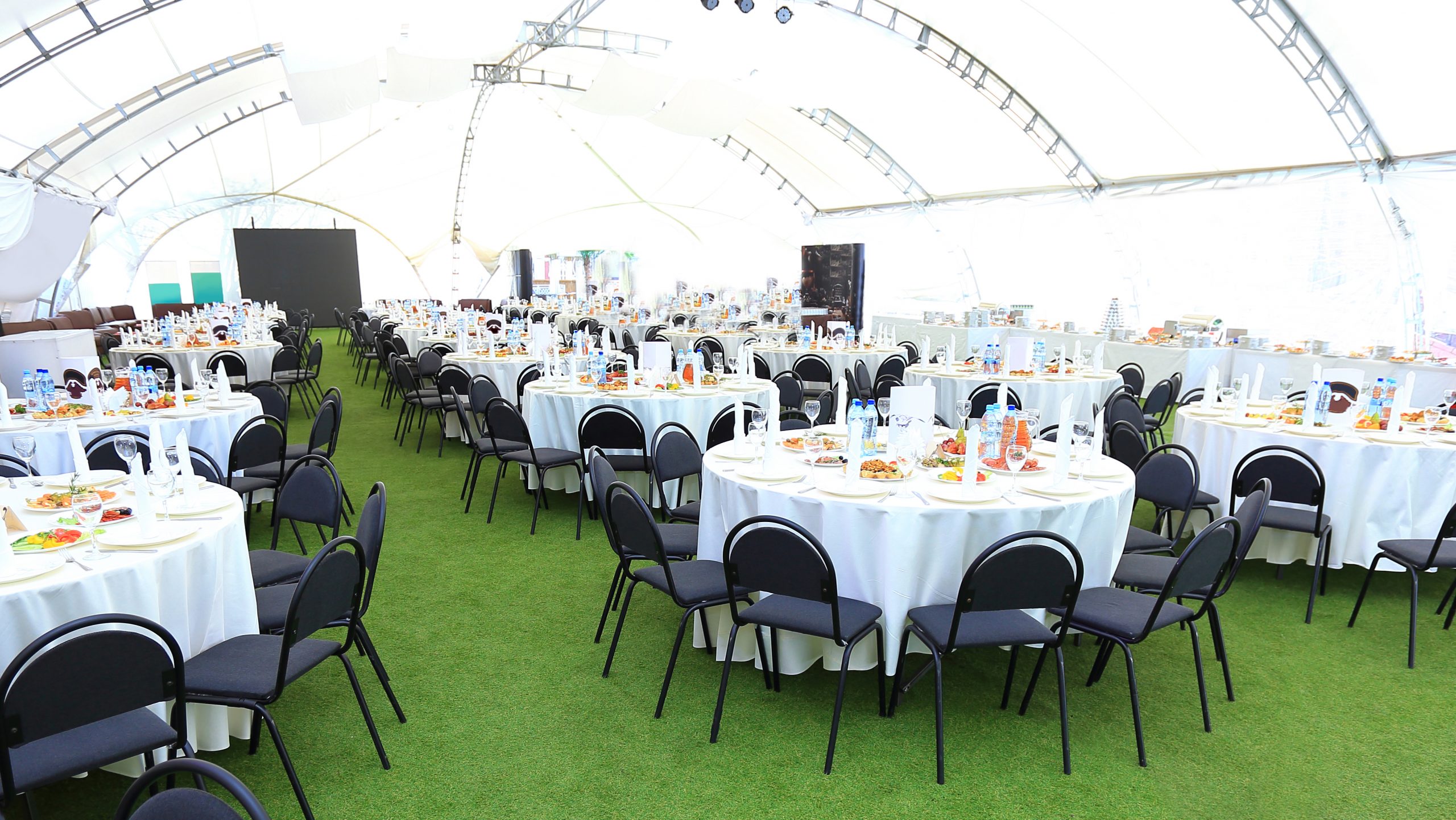 How To Plan Your Outdoor Event Catering?